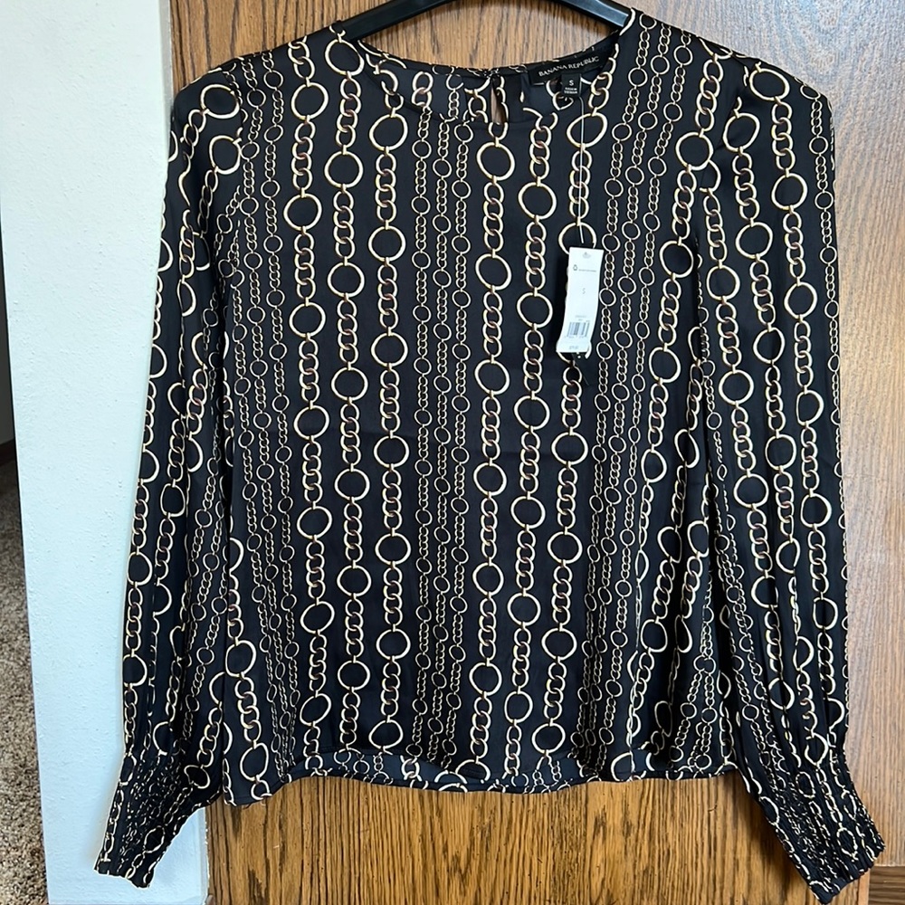 White House black market blouse. Size small